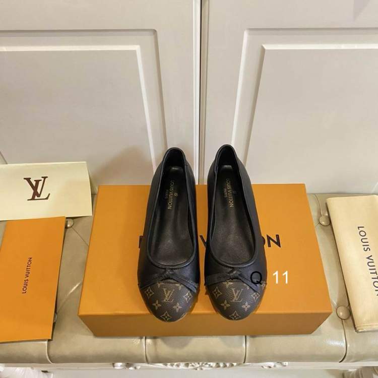 Picture of Louis Vuitton Shoes _SKULVsz35-40Y050112345